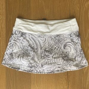 NWOT LULULEMON Luxtreme Lined Pace Rival Skirt